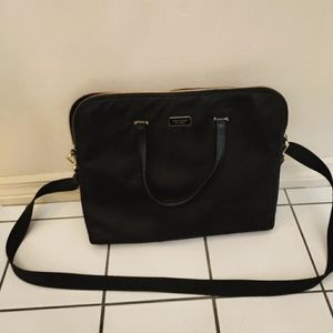 Laptop carrying case